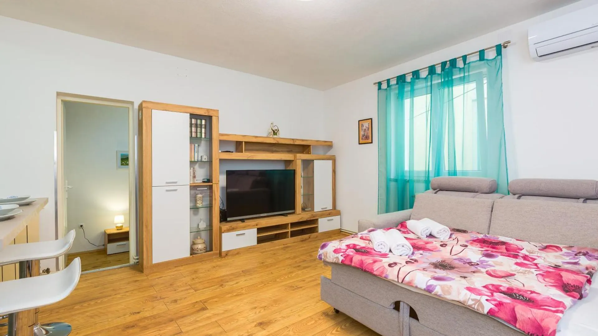 Apartment Vida 1Floor In The Old Part Of Baska 0*, Baška