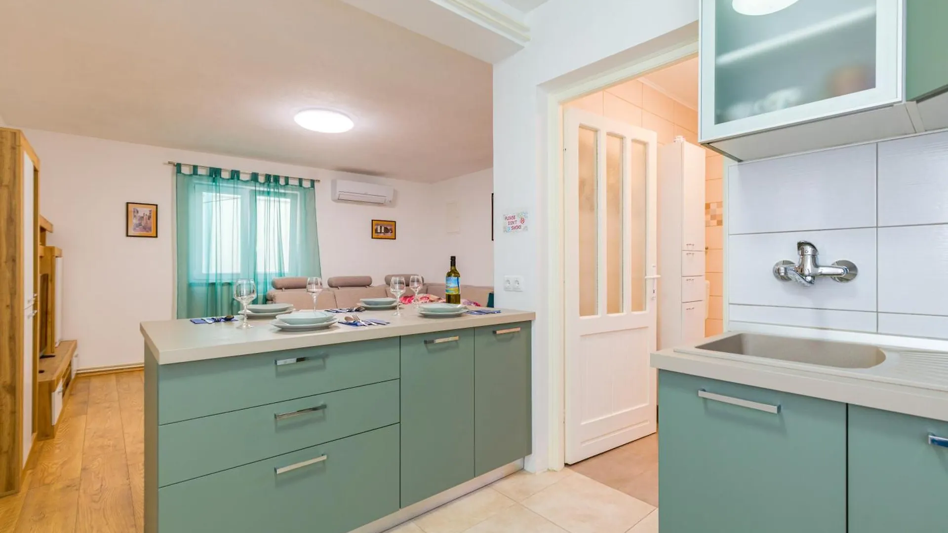 Apartment Vida 1Floor In The Old Part Of Baska